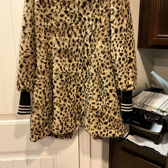 Leopard print coat - Picture 9 of 12